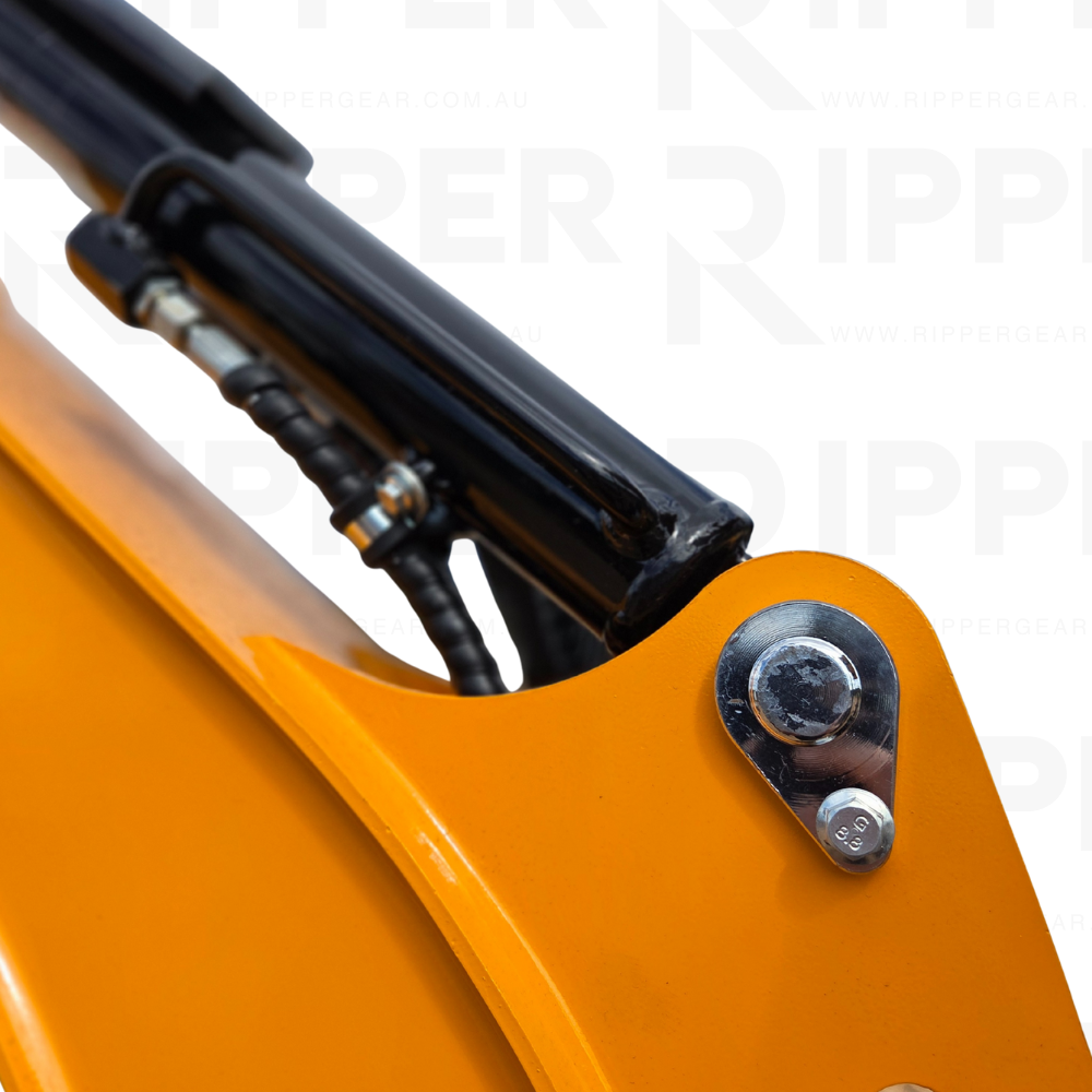 IR18 Mini Excavator – 1.8 Tonne | Kubota Diesel Ripper Gear 2