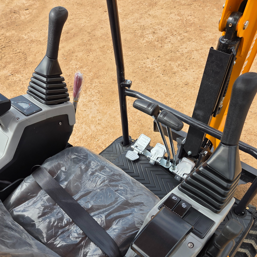 IR18 Mini Excavator – 1.8 Tonne | Kubota Diesel Ripper Gear 6