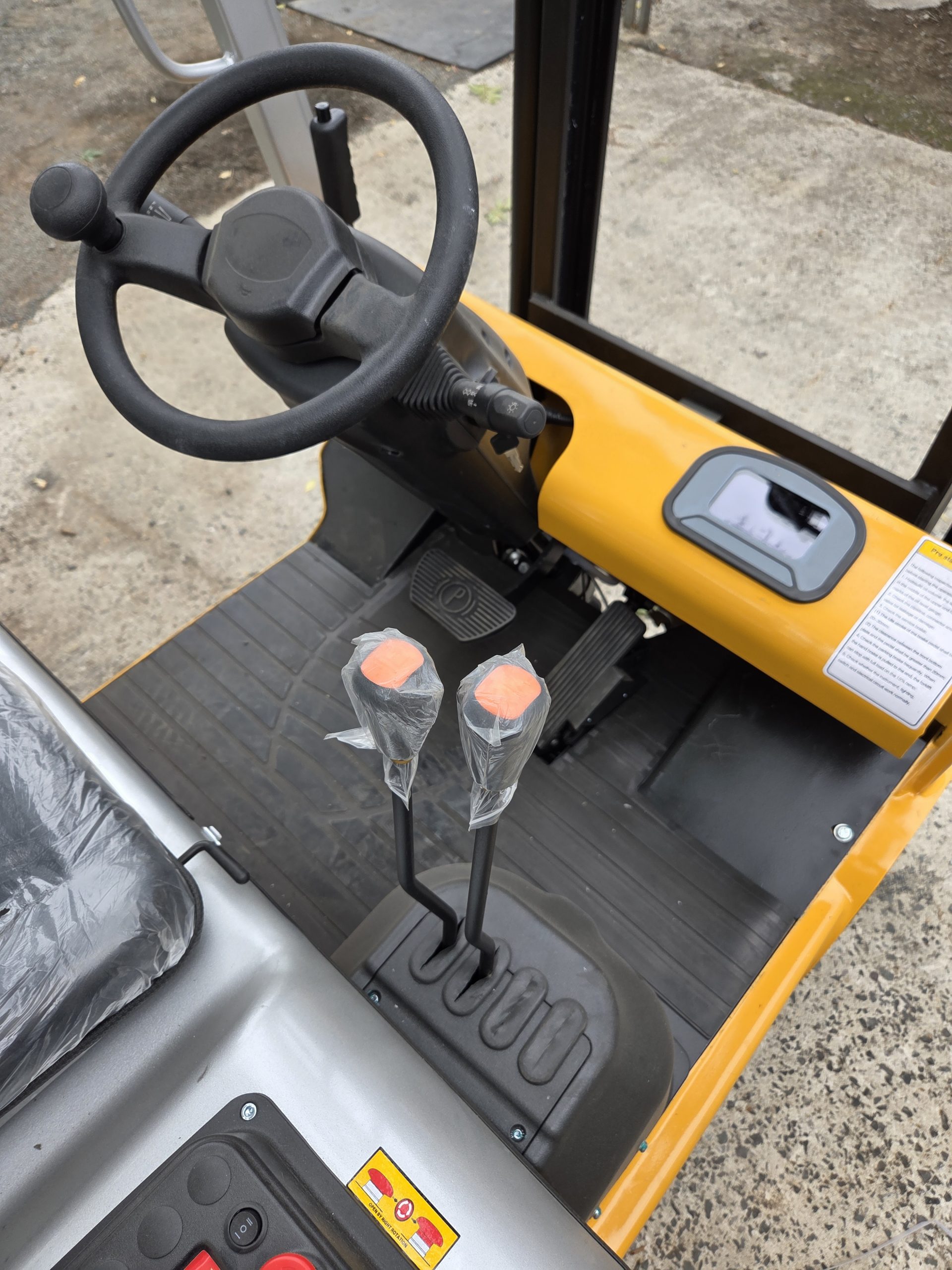1TN 60V Electric Forklift 3