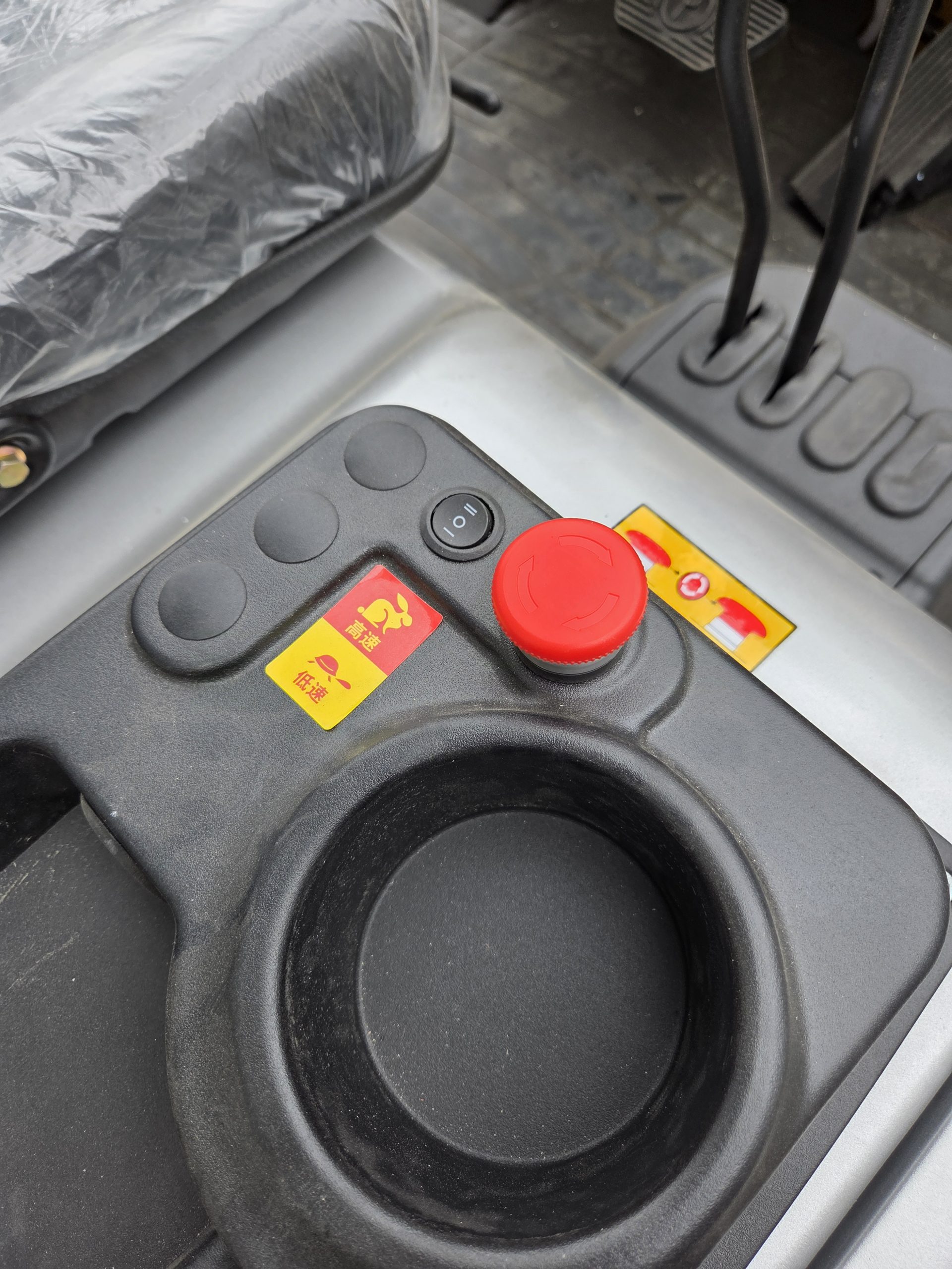 2TN 60V Electric Forklift 4